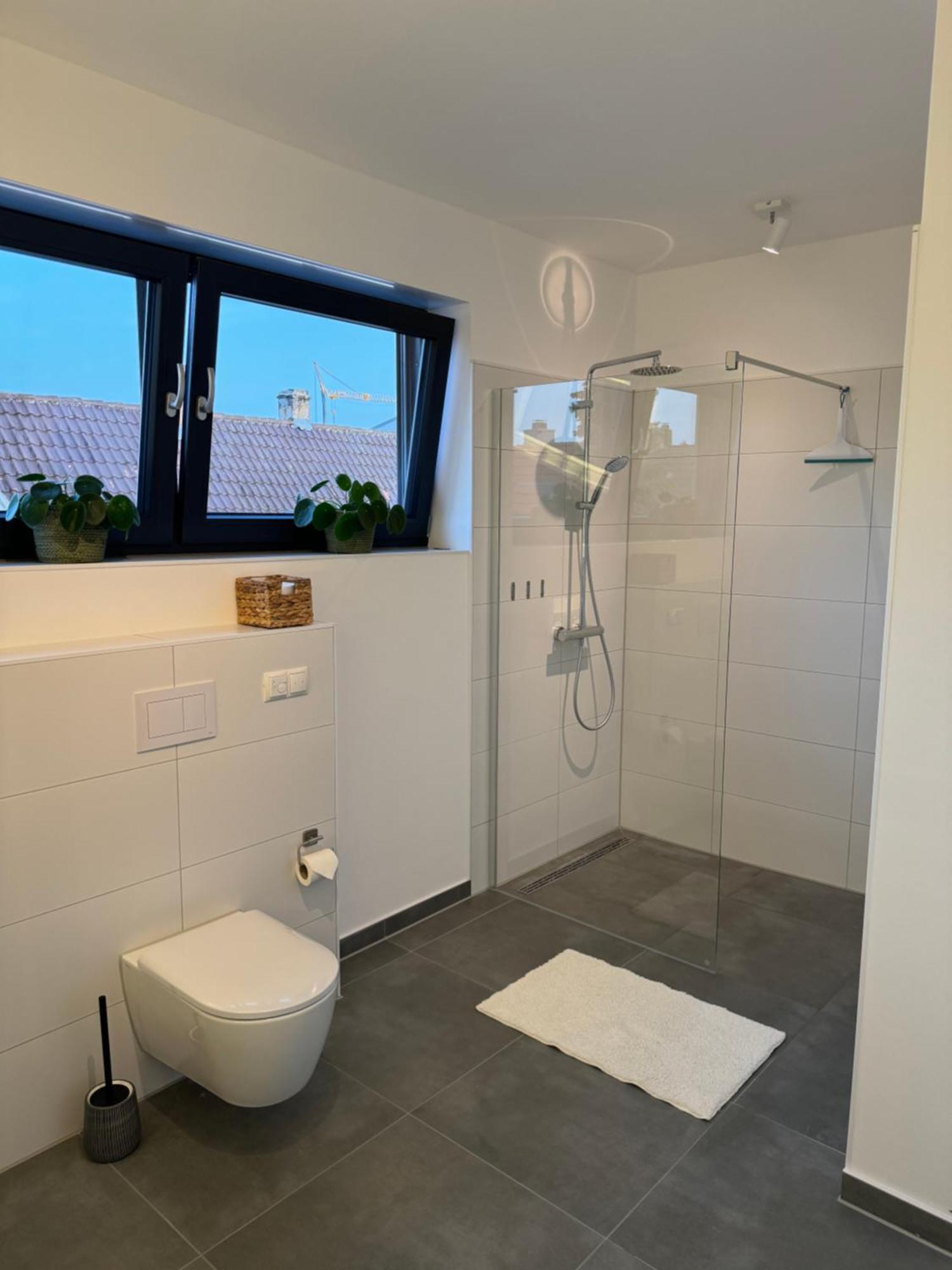 Moderne Mit Terrasse, Grill & Privatparkplatz Apartment